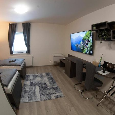Valla Penzion & Restauracia Malacky Exteriör bild