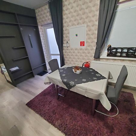 Valla Penzion & Restauracia Malacky Exteriör bild
