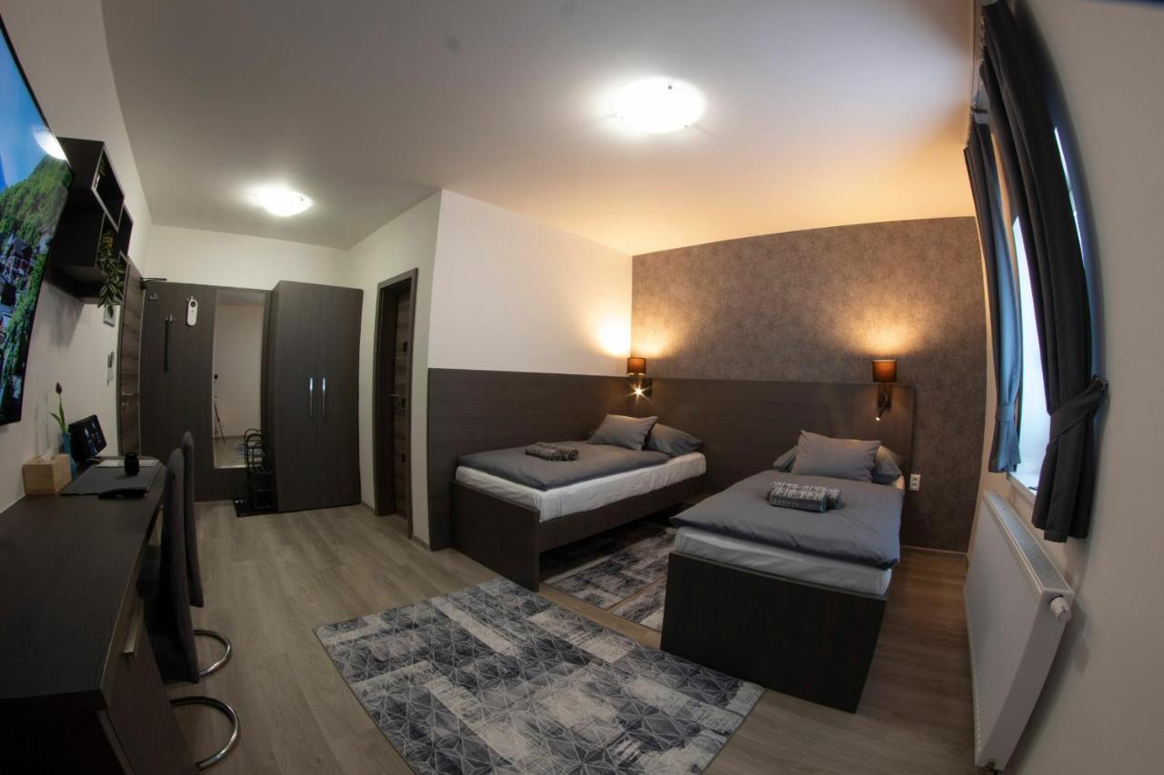 Valla Penzion & Restauracia Malacky Exteriör bild