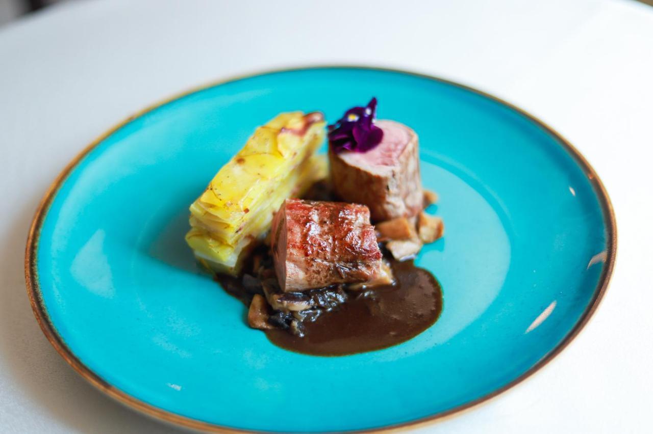 Valla Penzion & Restauracia Malacky Exteriör bild