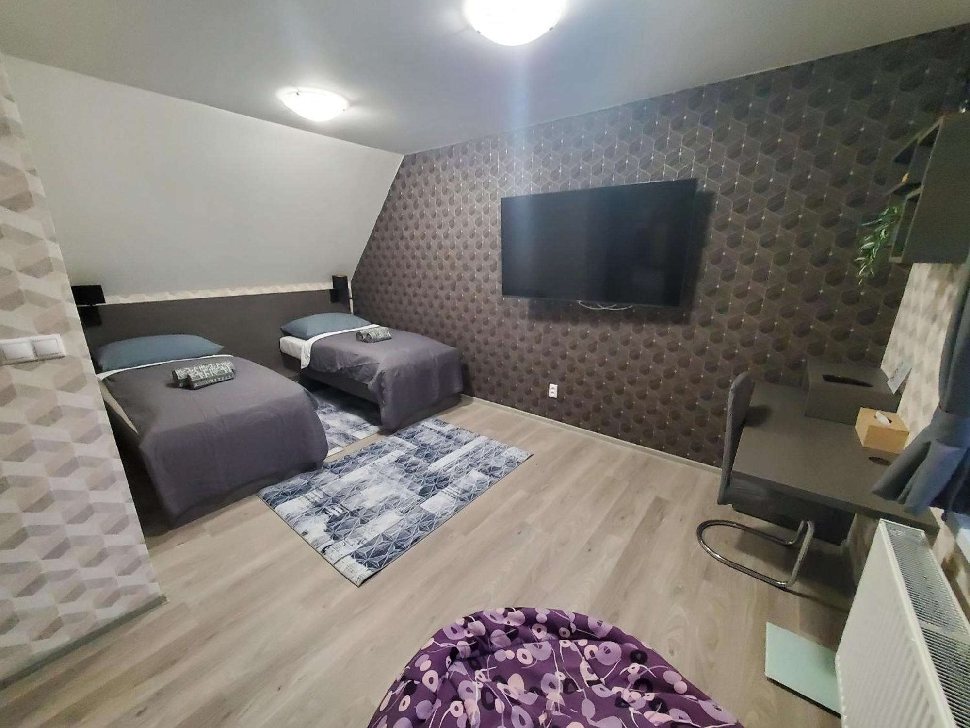 Valla Penzion & Restauracia Malacky Exteriör bild