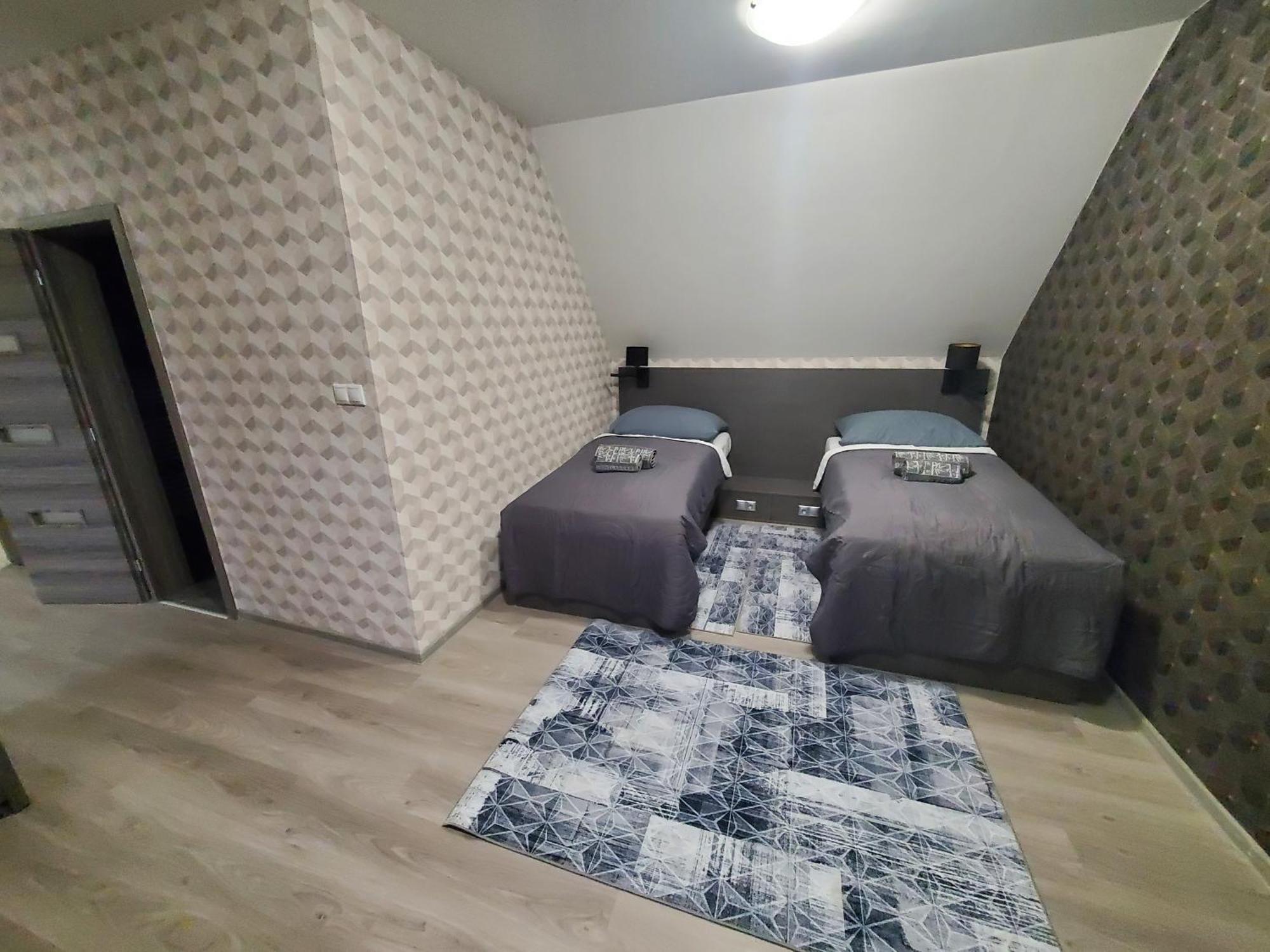 Valla Penzion & Restauracia Malacky Exteriör bild